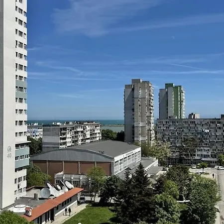 Lejlighed Stylish 1br Flat With Sunny Terrace *