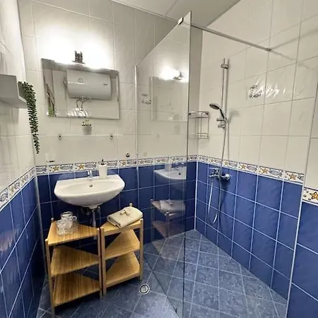 Stylish 1br Flat With Sunny Terrace *