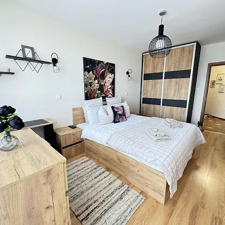 Stylish 1br Flat With Sunny Terrace *